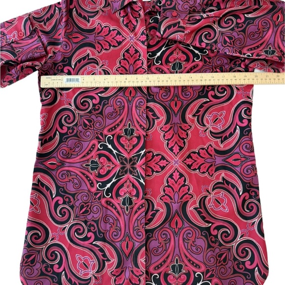 Chico's Red and Black Paisley No Iron Ladies Button Up, Size 1/M - Picture 2 of 8